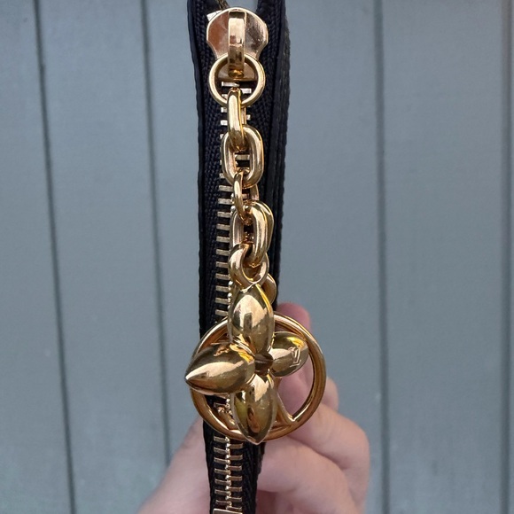 Louis Vuitton Flora Card Holder - Picture 5 of 6